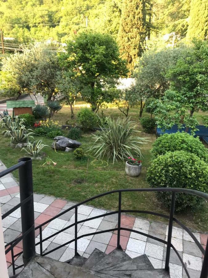 Guest House Dali Gagra Exterior foto